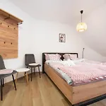 Linasi Slovenia Szálloda 3*