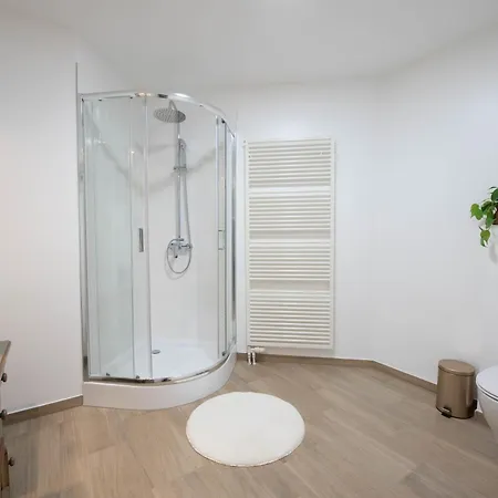 Linasi Slovenia 3*