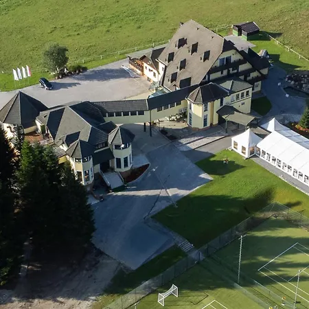 Linasi Slovenia 3*